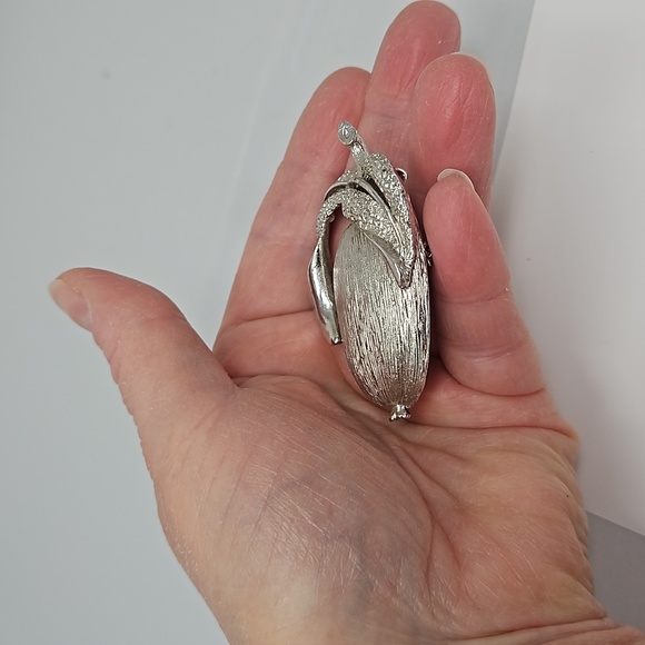 Vintage Sarah Coventry Apple Brooch Silver Tone Adam's Delight Signed - Picture 6 of 13